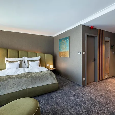 Riva Prestige 4* סגד