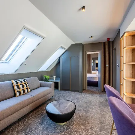 Riva Prestige מלון