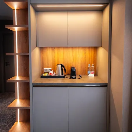 מלון Riva Prestige 4*